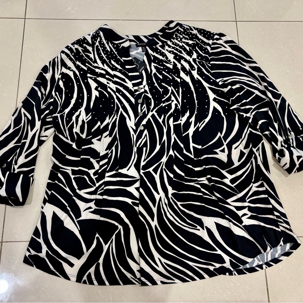 Ava & Grace Black and White Patterned Blouse